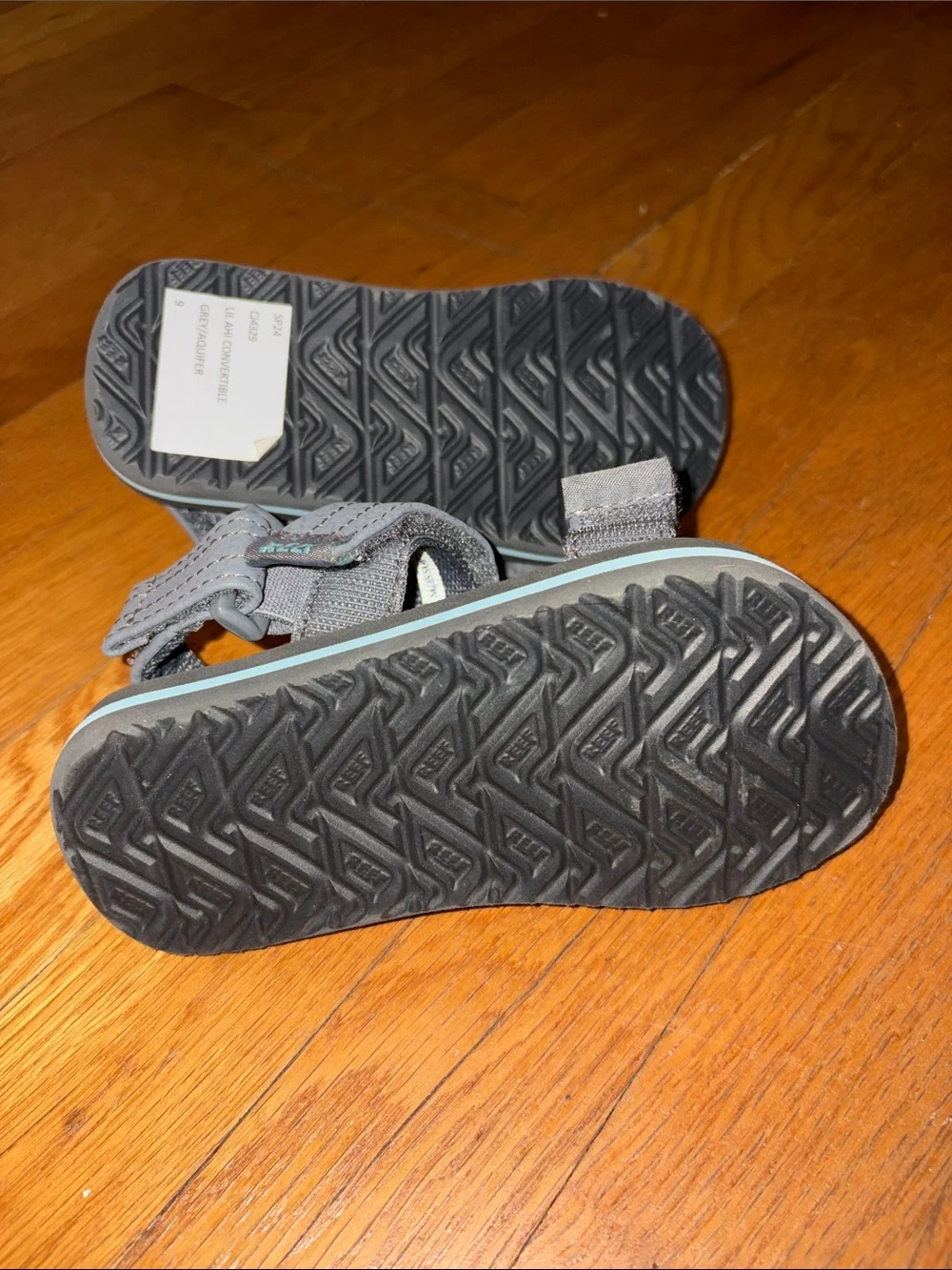 NWOT Reef toddler Gray Hook-and-Loop Sandals